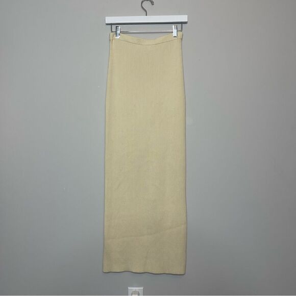 Song of Style Ariel knit maxi skirt in ivory Small (small flaw) - Picture 5 of 10